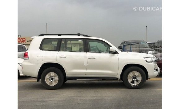 Buy Import Toyota Land Cruiser White Car in Import - Dubai in Dakar Buy Import Toyota Land Cruiser White Car in Import - Dubai in Dakar