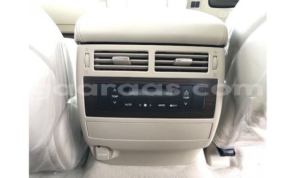 Buy Import Toyota Land Cruiser White Car in Import - Dubai in Dakar Buy Import Toyota Land Cruiser White Car in Import - Dubai in Dakar