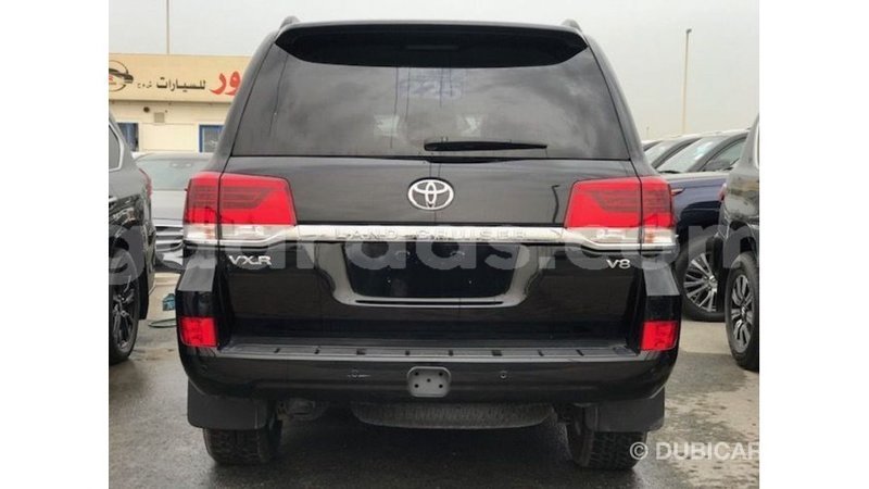 Big with watermark toyota land cruiser dakar import dubai 5755