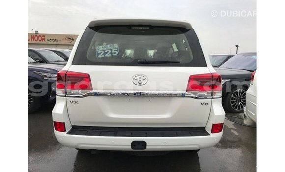 Buy Import Toyota Land Cruiser White Car in Import - Dubai in Dakar Buy Import Toyota Land Cruiser White Car in Import - Dubai in Dakar