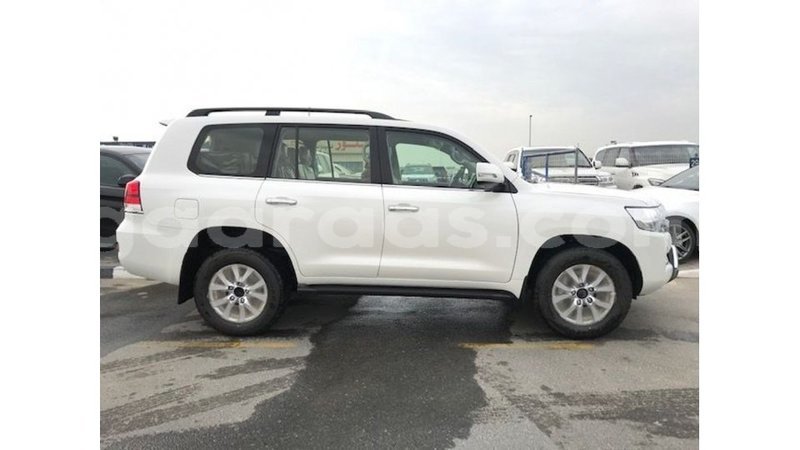 Big with watermark toyota land cruiser dakar import dubai 5781