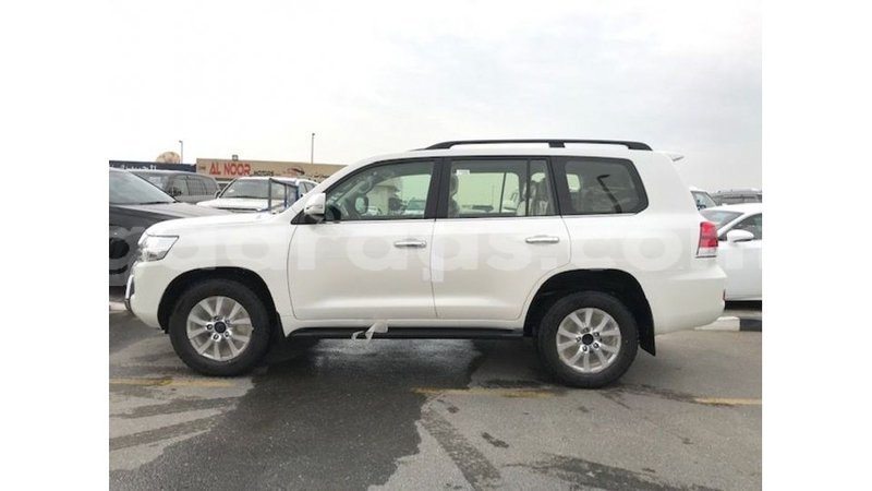 Big with watermark toyota land cruiser dakar import dubai 5781