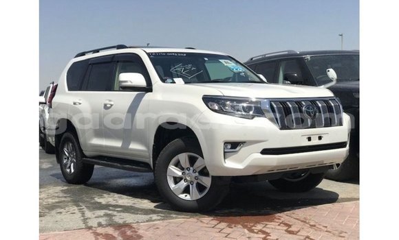 Acheter Import Voiture Toyota Prado Blanc à Import - Dubai, Dakar Acheter Import Voiture Toyota Prado Blanc à Import - Dubai, Dakar