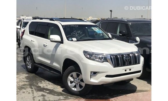 Acheter Import Voiture Toyota Prado Blanc à Import - Dubai, Dakar Acheter Import Voiture Toyota Prado Blanc à Import - Dubai, Dakar