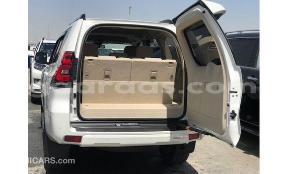 Acheter Import Voiture Toyota Prado Blanc à Import - Dubai, Dakar Acheter Import Voiture Toyota Prado Blanc à Import - Dubai, Dakar