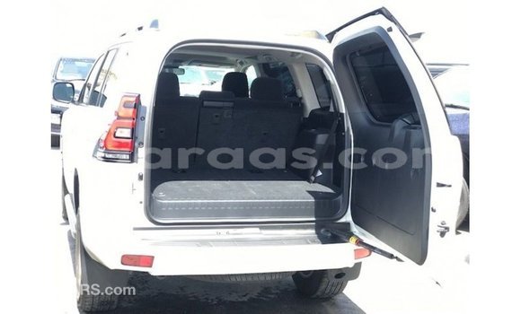 Acheter Import Voiture Toyota Prado Blanc à Import - Dubai, Dakar Acheter Import Voiture Toyota Prado Blanc à Import - Dubai, Dakar