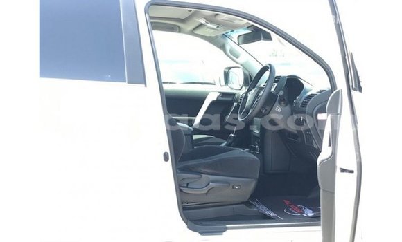 Acheter Import Voiture Toyota Prado Blanc à Import - Dubai, Dakar Acheter Import Voiture Toyota Prado Blanc à Import - Dubai, Dakar
