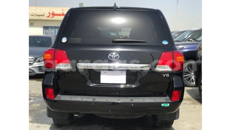 Big with watermark toyota land cruiser dakar import dubai 5796