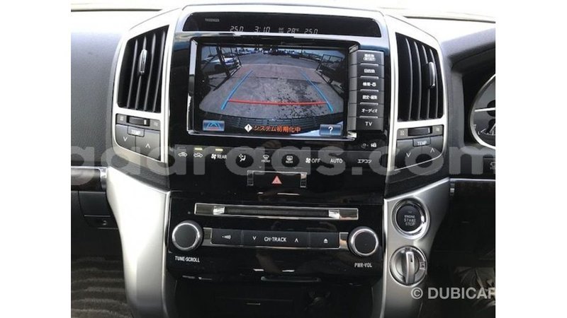 Big with watermark toyota land cruiser dakar import dubai 5796