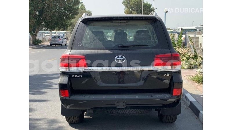 Big with watermark toyota land cruiser dakar import dubai 5804