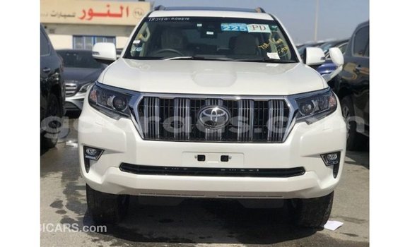 Acheter Import Voiture Toyota Prado Blanc à Import - Dubai, Dakar Acheter Import Voiture Toyota Prado Blanc à Import - Dubai, Dakar