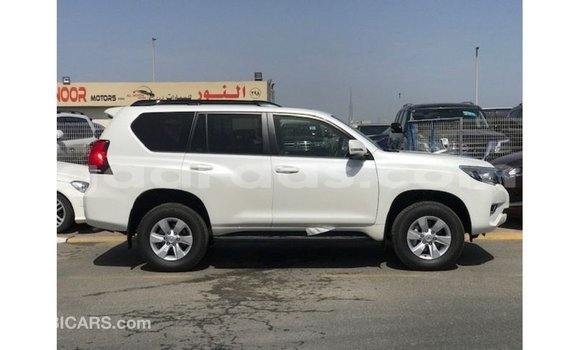 Acheter Import Voiture Toyota Prado Blanc à Import - Dubai, Dakar Acheter Import Voiture Toyota Prado Blanc à Import - Dubai, Dakar
