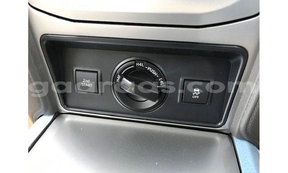 Acheter Import Voiture Toyota Prado Blanc à Import - Dubai, Dakar Acheter Import Voiture Toyota Prado Blanc à Import - Dubai, Dakar