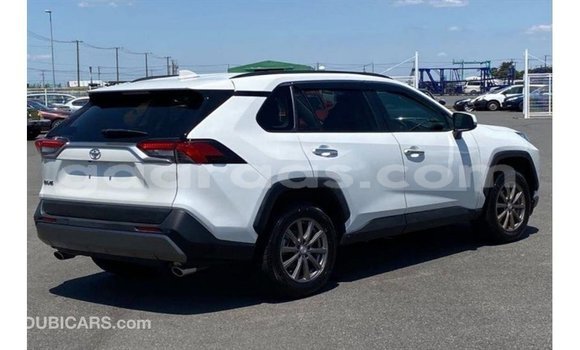 Dieundeu Imported Toyota 4Runner White Auto in Import - Dubai in Dakar Dieundeu Imported Toyota 4Runner White Auto in Import - Dubai in Dakar