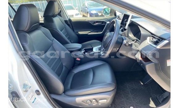 Dieundeu Imported Toyota 4Runner White Auto in Import - Dubai in Dakar Dieundeu Imported Toyota 4Runner White Auto in Import - Dubai in Dakar