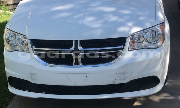 Acheter Occasion Voiture Dodge Caravan Blanc à Mbour, Thies