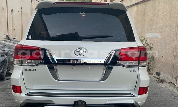 Acheter Import Voiture Toyota Land Cruiser Blanc à Dakar, Dakar Acheter Import Voiture Toyota Land Cruiser Blanc à Dakar, Dakar