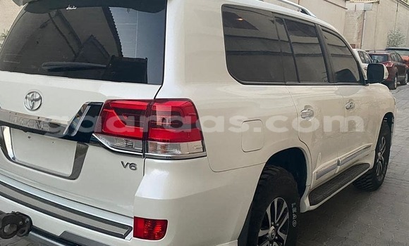 Acheter Import Voiture Toyota Land Cruiser Blanc à Dakar, Dakar Acheter Import Voiture Toyota Land Cruiser Blanc à Dakar, Dakar