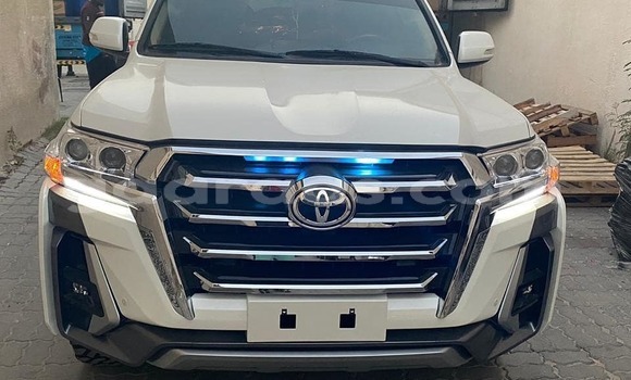 Acheter Import Voiture Toyota Land Cruiser Blanc à Dakar, Dakar Acheter Import Voiture Toyota Land Cruiser Blanc à Dakar, Dakar
