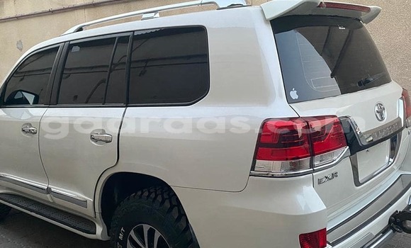 Acheter Import Voiture Toyota Land Cruiser Blanc à Dakar, Dakar Acheter Import Voiture Toyota Land Cruiser Blanc à Dakar, Dakar