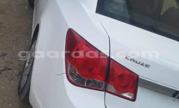 Buy Used Chevrolet Cruze White Car in Dakar in Dakar Buy Used Chevrolet Cruze White Car in Dakar in Dakar