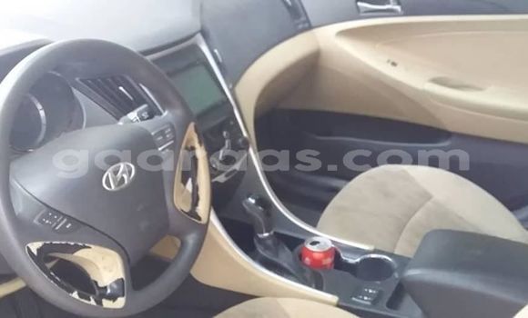 Dieundeu Occasion Hyundai Sonata White Auto in Dakar in Dakar Dieundeu Occasion Hyundai Sonata White Auto in Dakar in Dakar