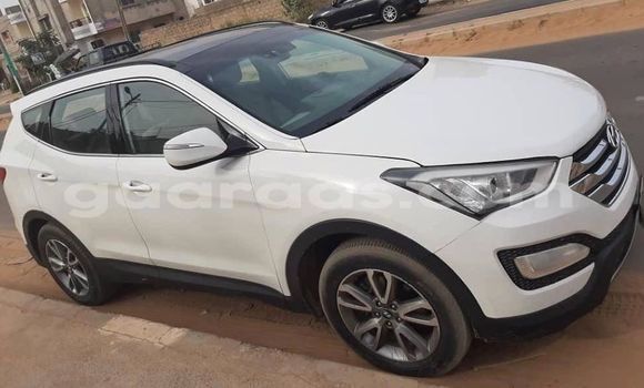 Dieundeu Occasion Hyundai Santa Fe White Auto in Dakar in Dakar Dieundeu Occasion Hyundai Santa Fe White Auto in Dakar in Dakar