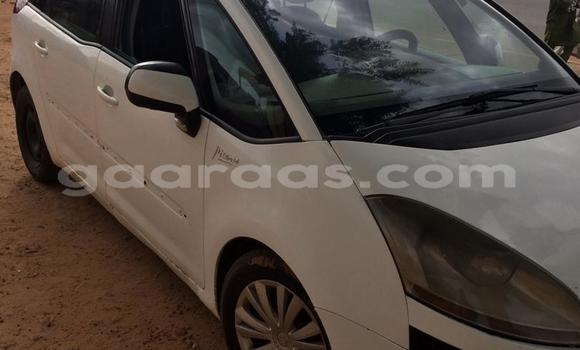 Acheter Occasion Voiture Citroen C4 Picasso Blanc à Kaffrine, Kaolack Acheter Occasion Voiture Citroen C4 Picasso Blanc à Kaffrine, Kaolack