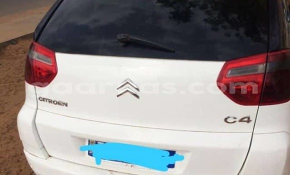 Acheter Occasion Voiture Citroen C4 Picasso Blanc à Kaffrine, Kaolack Acheter Occasion Voiture Citroen C4 Picasso Blanc à Kaffrine, Kaolack