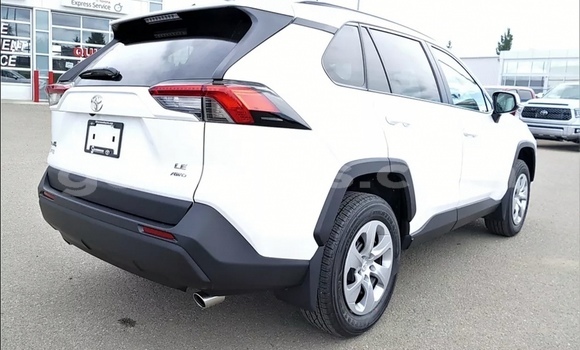 Acheter Occasion Voiture Toyota RAV4 Blanc à Dakar, Dakar Acheter Occasion Voiture Toyota RAV4 Blanc à Dakar, Dakar