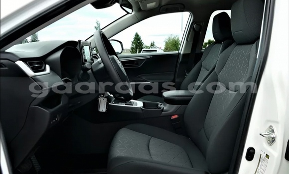 Acheter Occasion Voiture Toyota RAV4 Blanc à Dakar, Dakar Acheter Occasion Voiture Toyota RAV4 Blanc à Dakar, Dakar