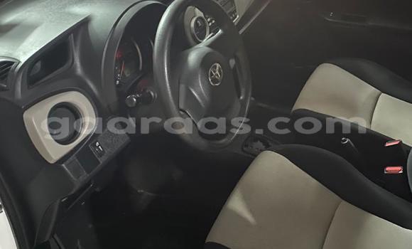 Buy Used Toyota Yaris White Car in Dakar in Dakar Buy Used Toyota Yaris White Car in Dakar in Dakar