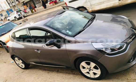 Buy Used Renault Clio Silver Car in Dakar in Dakar Buy Used Renault Clio Silver Car in Dakar in Dakar