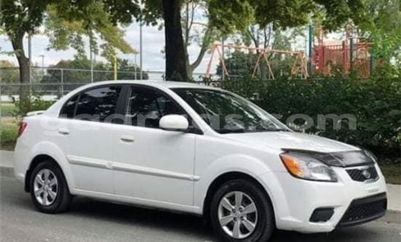 Acheter Occasion Voiture Kia Rio Blanc à Dakar, Dakar Acheter Occasion Voiture Kia Rio Blanc à Dakar, Dakar