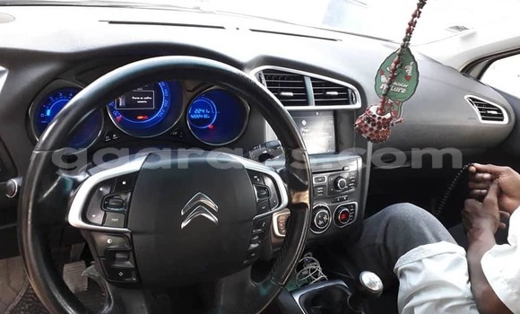 Acheter Occasion Voiture Citroen C4 Gris à Dakar, Dakar Acheter Occasion Voiture Citroen C4 Gris à Dakar, Dakar