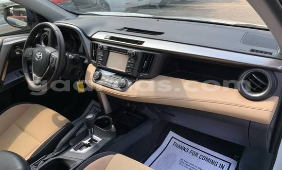 Acheter Occasion Voiture Toyota RAV4 Blanc à Dakar, Dakar Acheter Occasion Voiture Toyota RAV4 Blanc à Dakar, Dakar