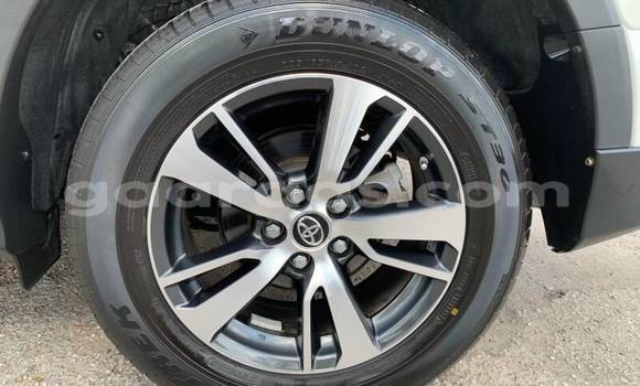 Acheter Occasion Voiture Toyota RAV4 Blanc à Dakar, Dakar Acheter Occasion Voiture Toyota RAV4 Blanc à Dakar, Dakar