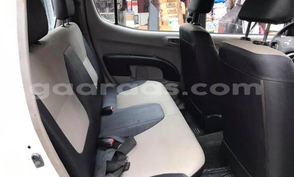 Acheter Occasion Voiture Mitsubishi L200 Blanc à Dakar, Dakar Acheter Occasion Voiture Mitsubishi L200 Blanc à Dakar, Dakar