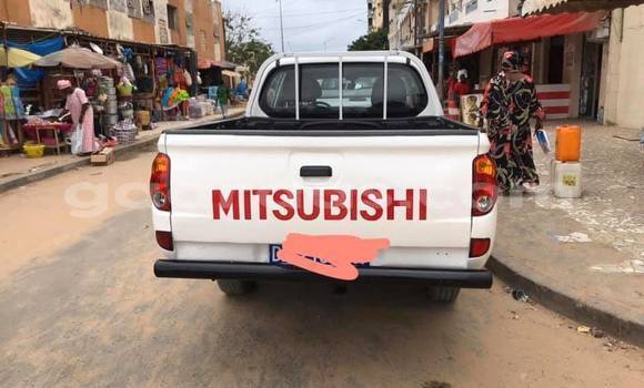 Acheter Occasion Voiture Mitsubishi L200 Blanc à Dakar, Dakar Acheter Occasion Voiture Mitsubishi L200 Blanc à Dakar, Dakar