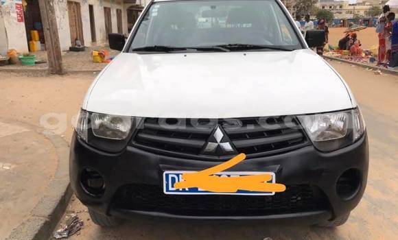 Acheter Occasion Voiture Mitsubishi L200 Blanc à Dakar, Dakar Acheter Occasion Voiture Mitsubishi L200 Blanc à Dakar, Dakar