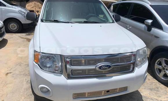 Acheter Occasion Voiture Ford Escape Blanc à Dakar, Dakar Acheter Occasion Voiture Ford Escape Blanc à Dakar, Dakar