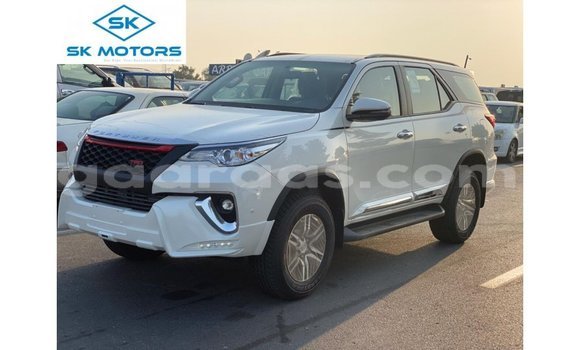 Acheter Import Voiture Toyota Fortuner Blanc à Import - Dubai, Dakar