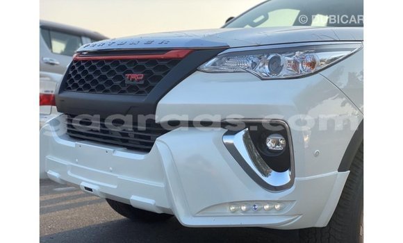 Dieundeu Imported Toyota Fortuner White Auto in Import - Dubai in Dakar Dieundeu Imported Toyota Fortuner White Auto in Import - Dubai in Dakar