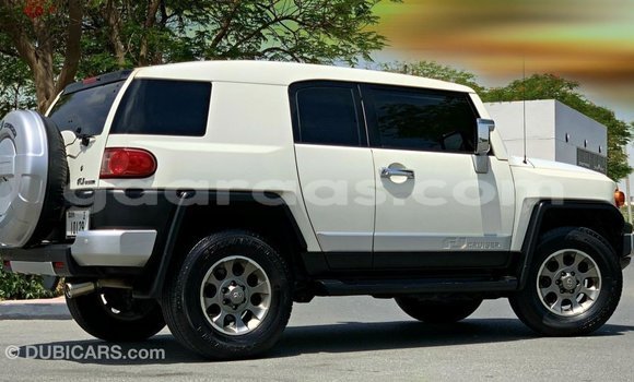Acheter Import Voiture Toyota FJ Cruiser Blanc à Import - Dubai, Dakar Acheter Import Voiture Toyota FJ Cruiser Blanc à Import - Dubai, Dakar