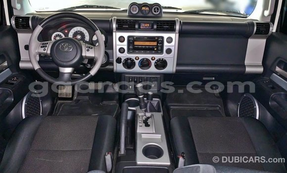 Acheter Import Voiture Toyota FJ Cruiser Blanc à Import - Dubai, Dakar Acheter Import Voiture Toyota FJ Cruiser Blanc à Import - Dubai, Dakar