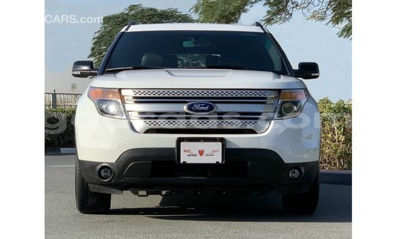 Acheter Import Voiture Ford Explorer Blanc à Import - Dubai, Dakar Acheter Import Voiture Ford Explorer Blanc à Import - Dubai, Dakar