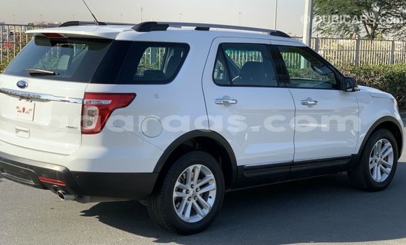 Acheter Import Voiture Ford Explorer Blanc à Import - Dubai, Dakar Acheter Import Voiture Ford Explorer Blanc à Import - Dubai, Dakar