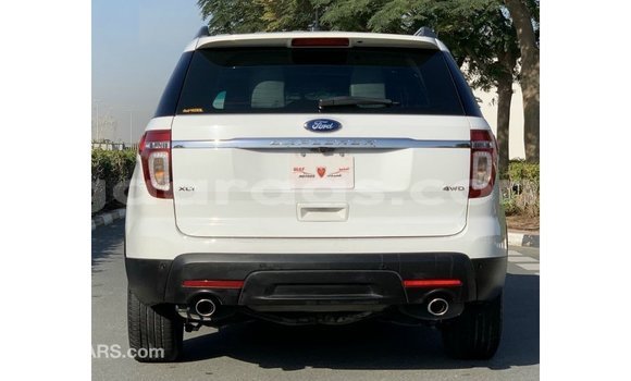 Acheter Import Voiture Ford Explorer Blanc à Import - Dubai, Dakar Acheter Import Voiture Ford Explorer Blanc à Import - Dubai, Dakar