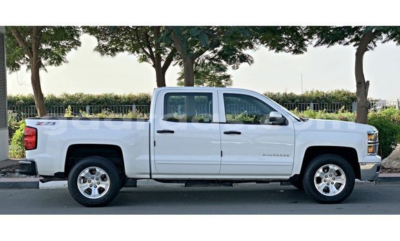 Acheter Import Voiture Chevrolet Silverado Blanc à Import - Dubai, Dakar Acheter Import Voiture Chevrolet Silverado Blanc à Import - Dubai, Dakar