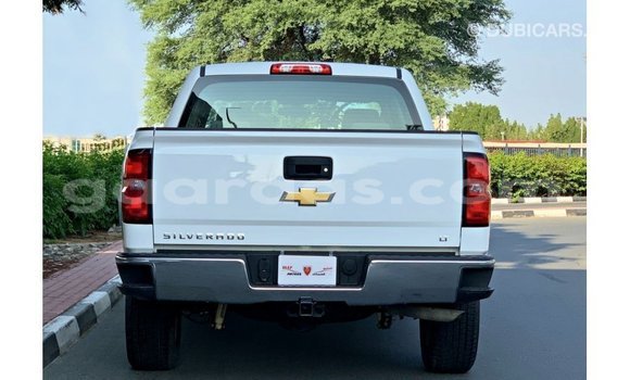 Acheter Import Voiture Chevrolet Silverado Blanc à Import - Dubai, Dakar Acheter Import Voiture Chevrolet Silverado Blanc à Import - Dubai, Dakar